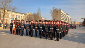 Иркутские кадеты готовятся к торжественному прохождению в День Победы.